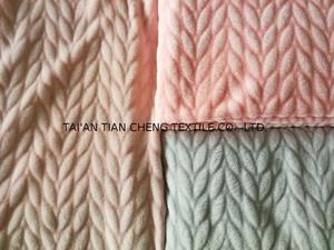 Polyester micro coral fleece in pattern 235 GR/M2